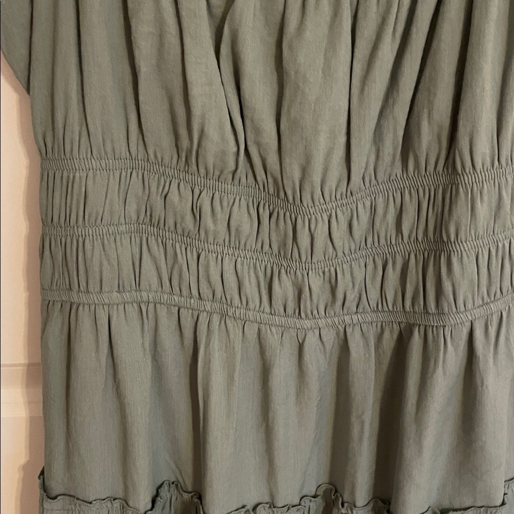 Women's Green Ruffle Dress - Picture 3 of 6